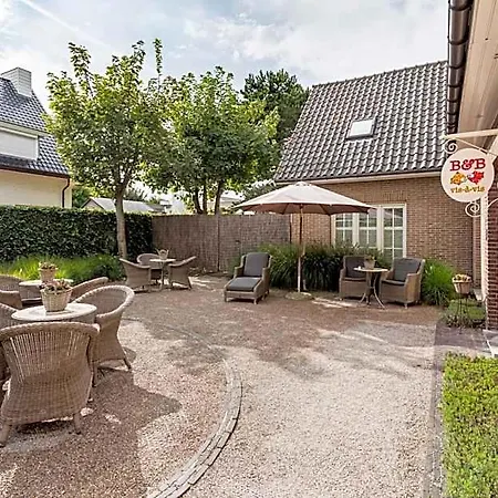 Visavis Bed & Breakfast De Haan