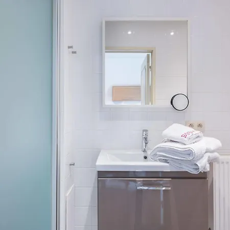 Visavis Bed & Breakfast De Haan