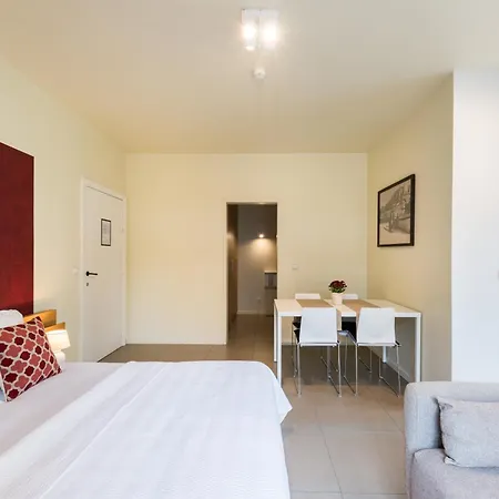 Visavis Bed & Breakfast De Haan